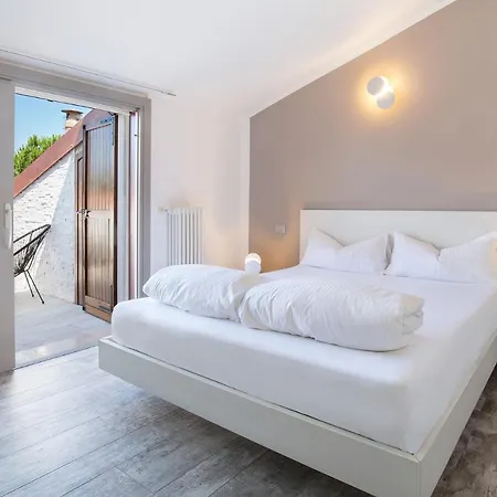 Luxury Penthouse/pool/50m To * Bardolino