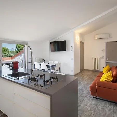 Luxury Penthouse/pool/50m To Apartment Bardolino